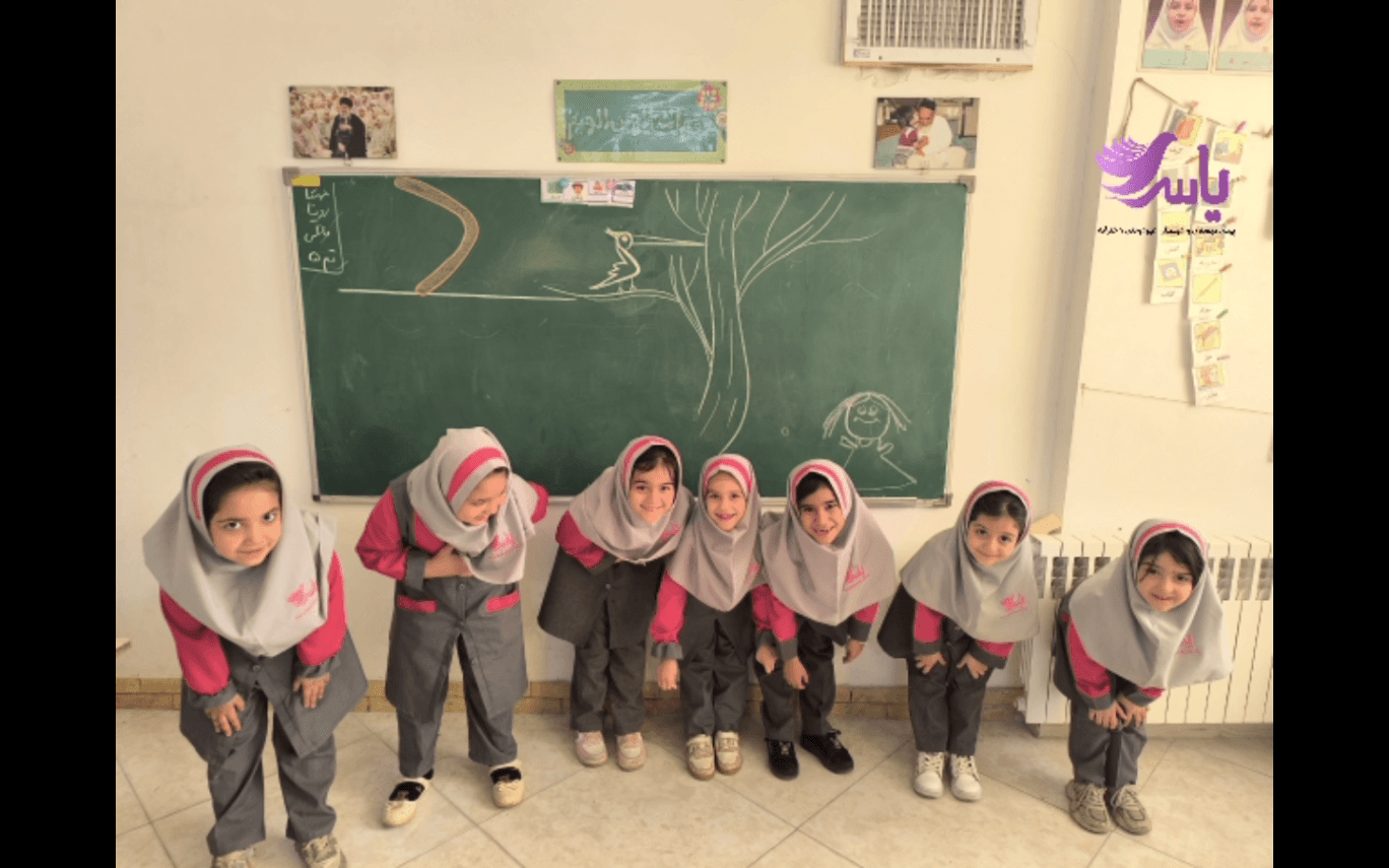 دارکوب روی درخت ددددد